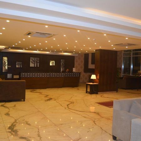 تولاي بارك Apart otel El-Huber Dış mekan fotoğraf