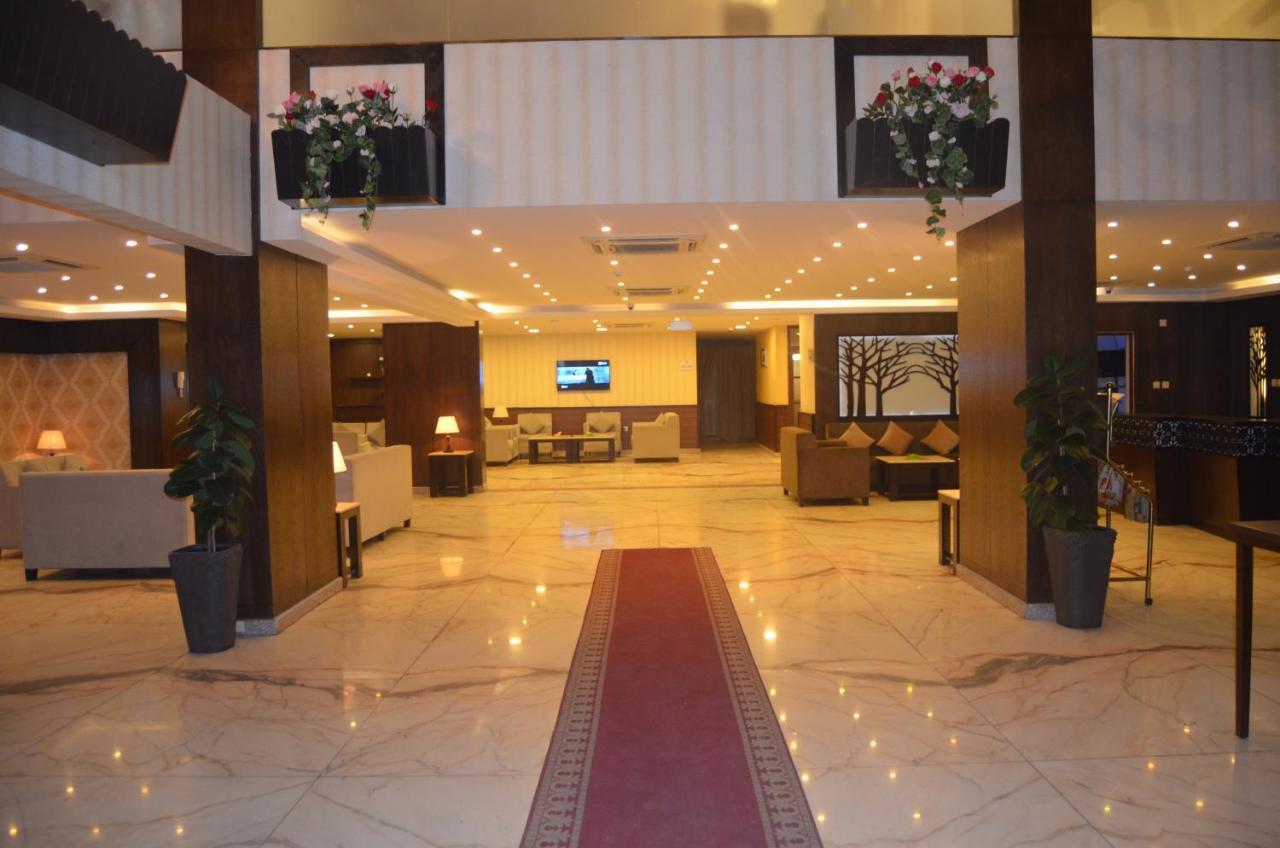 تولاي بارك Apart otel El-Huber Dış mekan fotoğraf